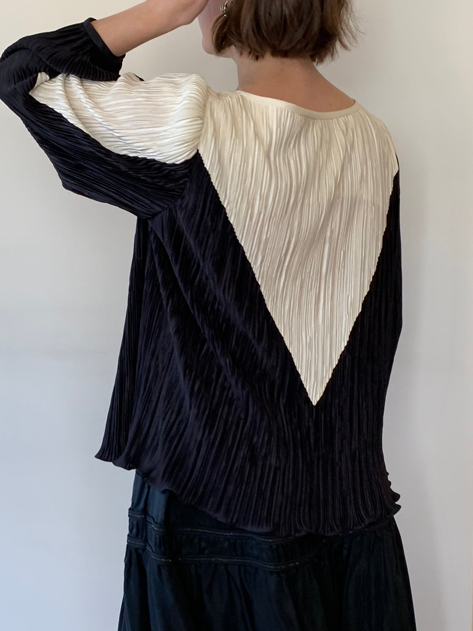 Vintage micro pleated monochrome top