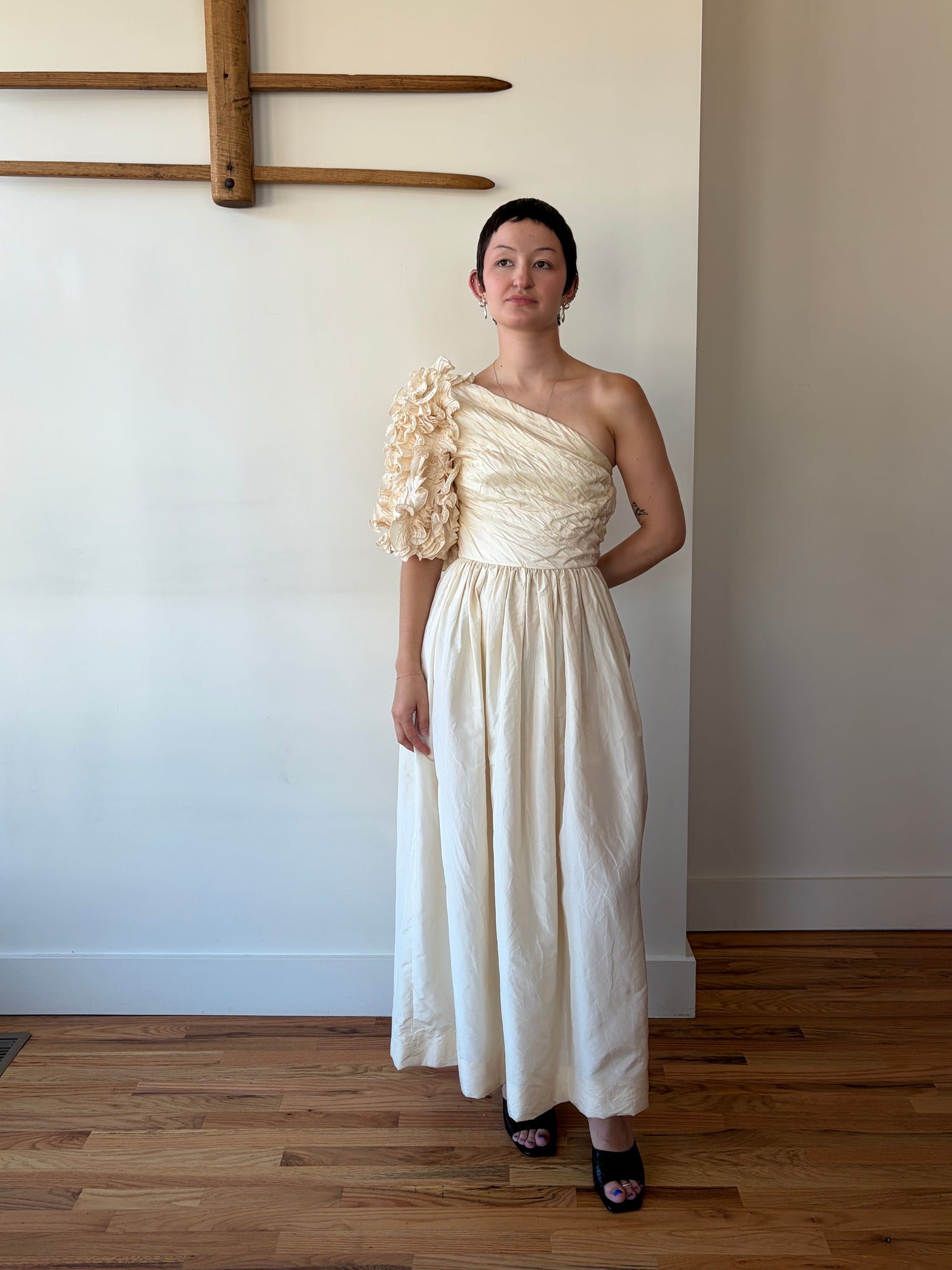 one shoulder cream dress Alfred Bosand gown – Boro Detroit Size (UK):5.5|6.5|39.5 Tassel Loafers garde line across the Halloween costume idea: Cinderella