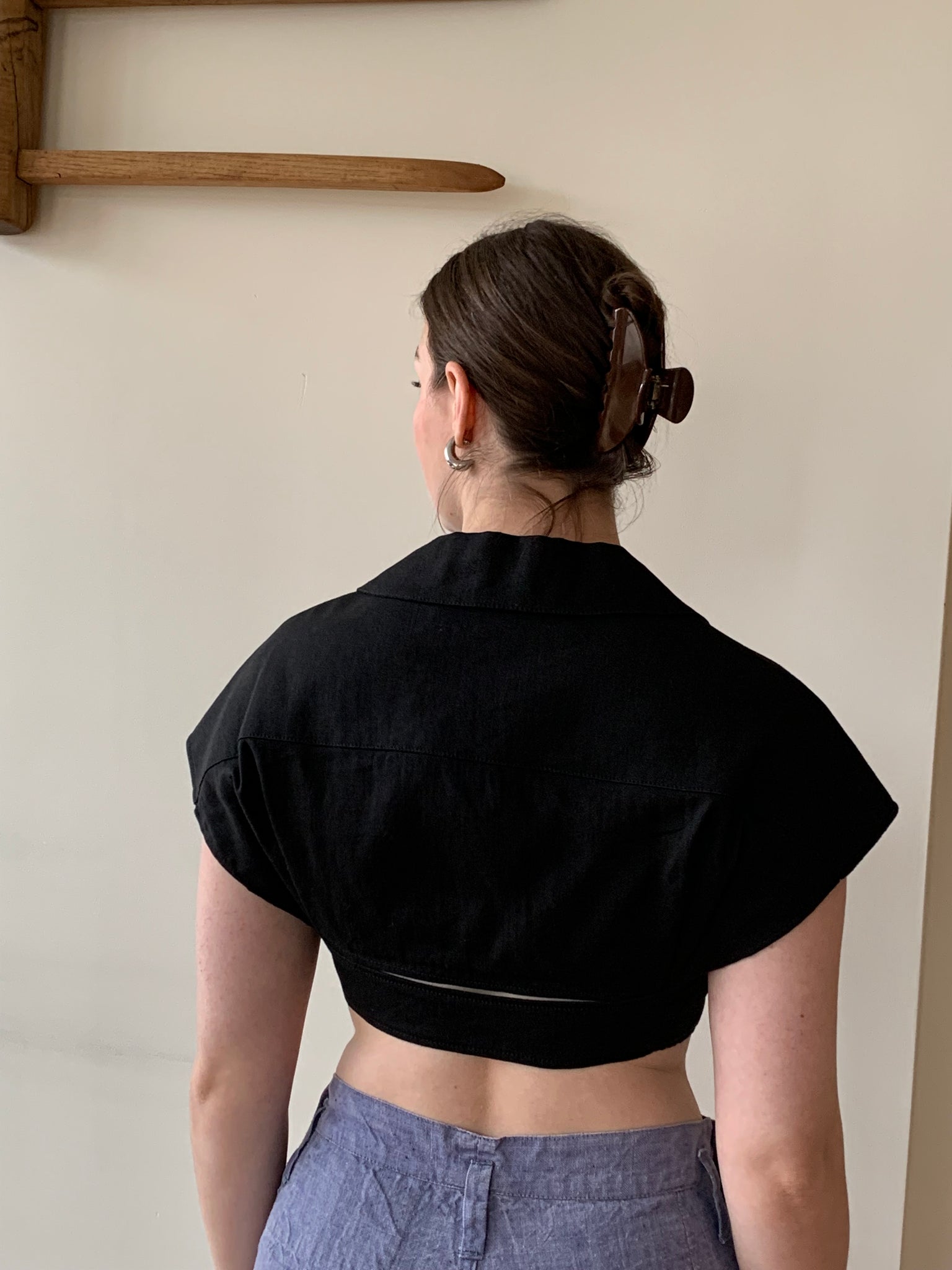 Jacquemus crop collared top