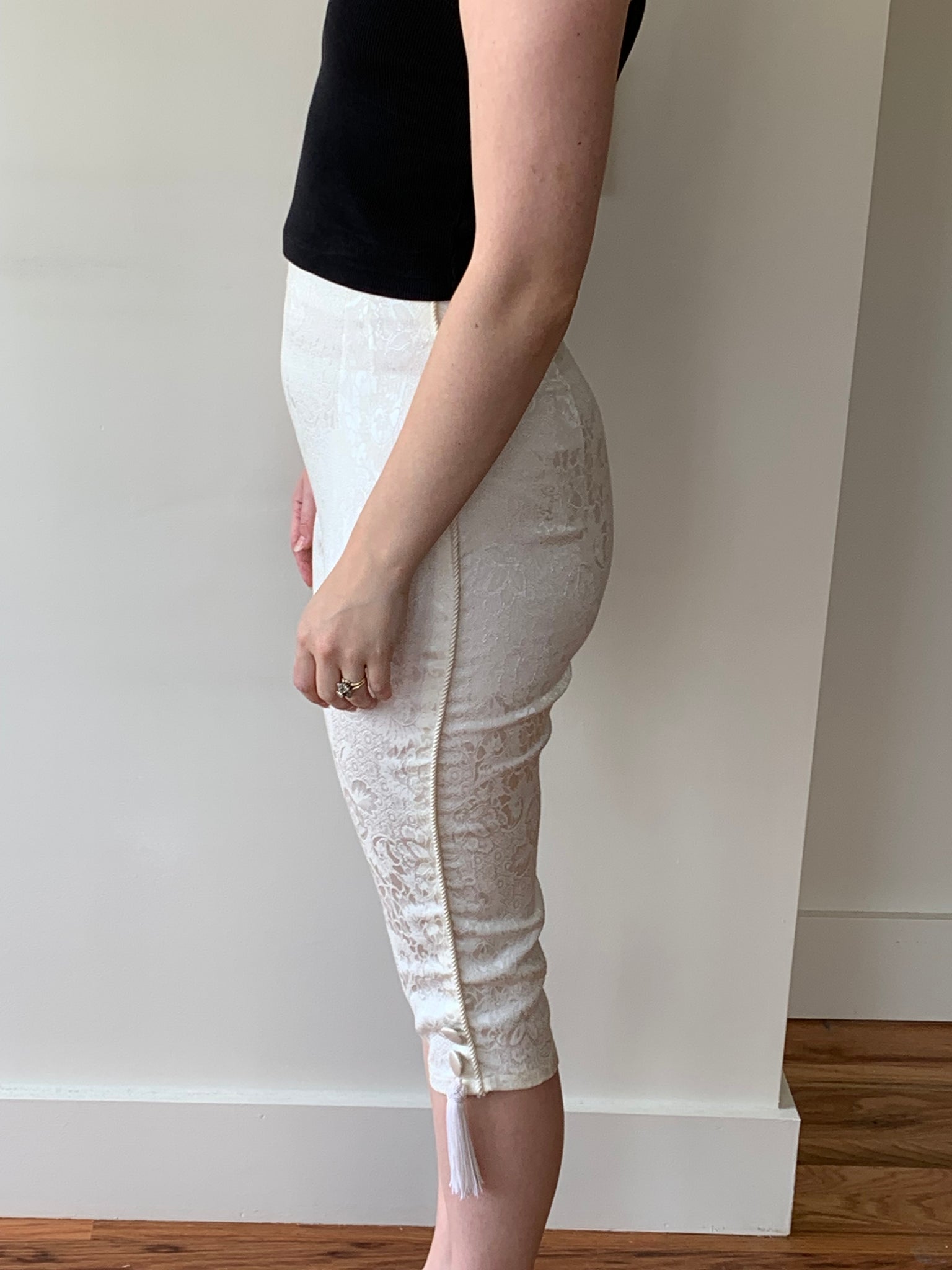 Cream jacquard capri pants