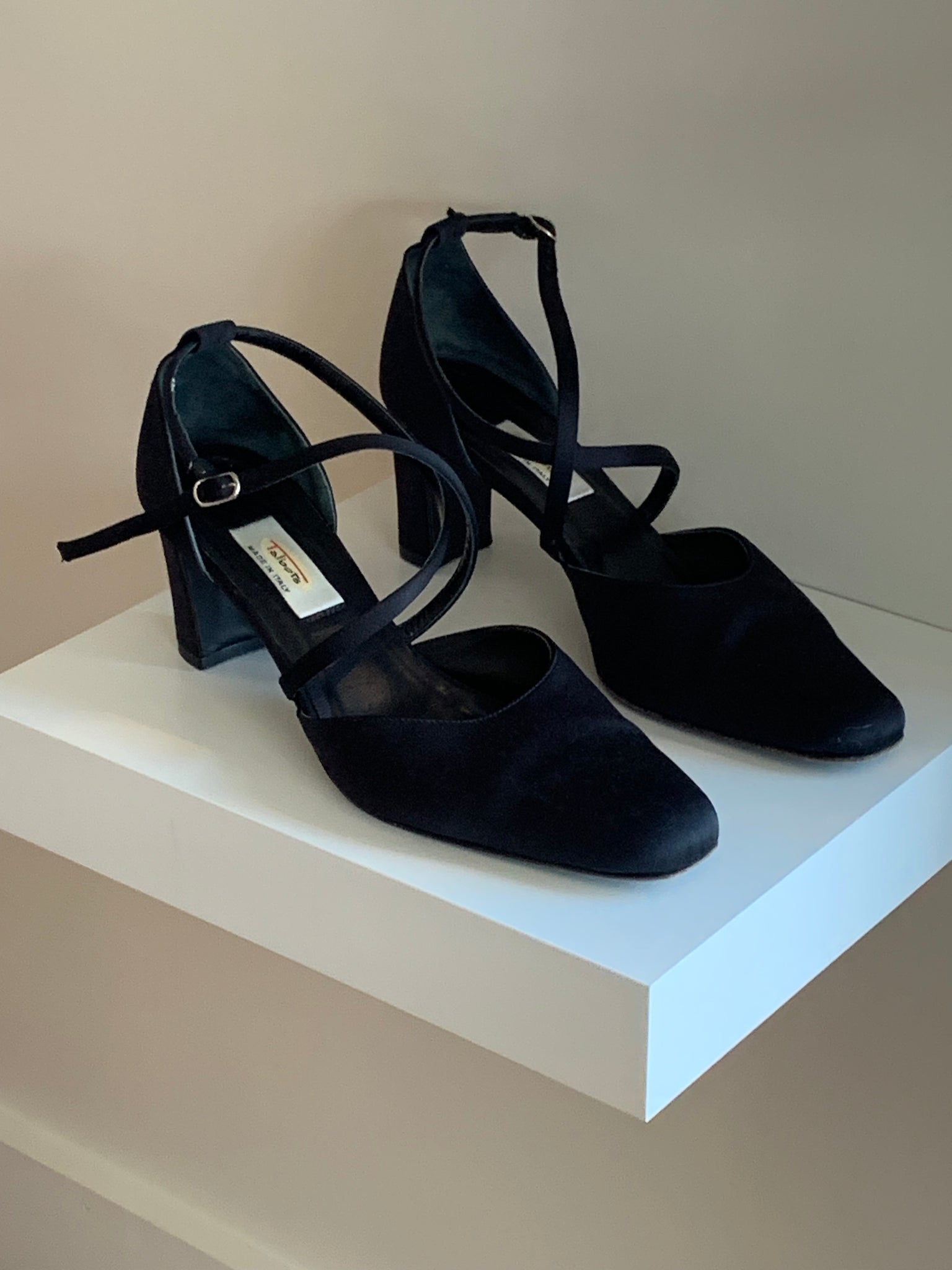 90s strappy pumps